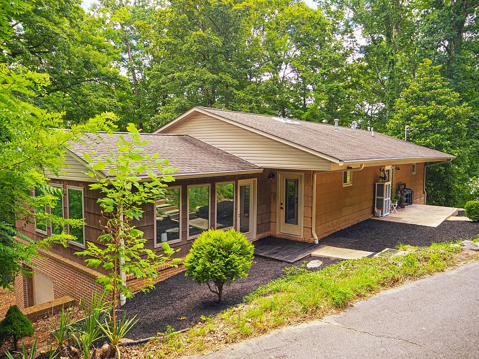 1st image of 125 Dogwood Dr