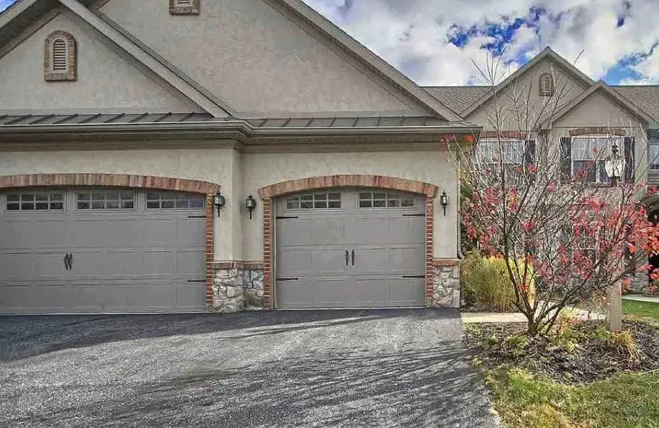 5611 Twilight Drive - 1 — Photo 2