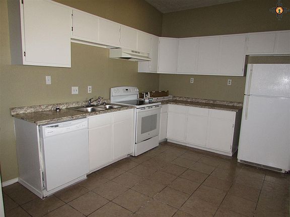 4th image of 1108 N San Mateo St