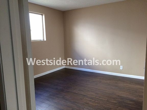 3rd image of 1036 N Orange Grove Ave APT 2
