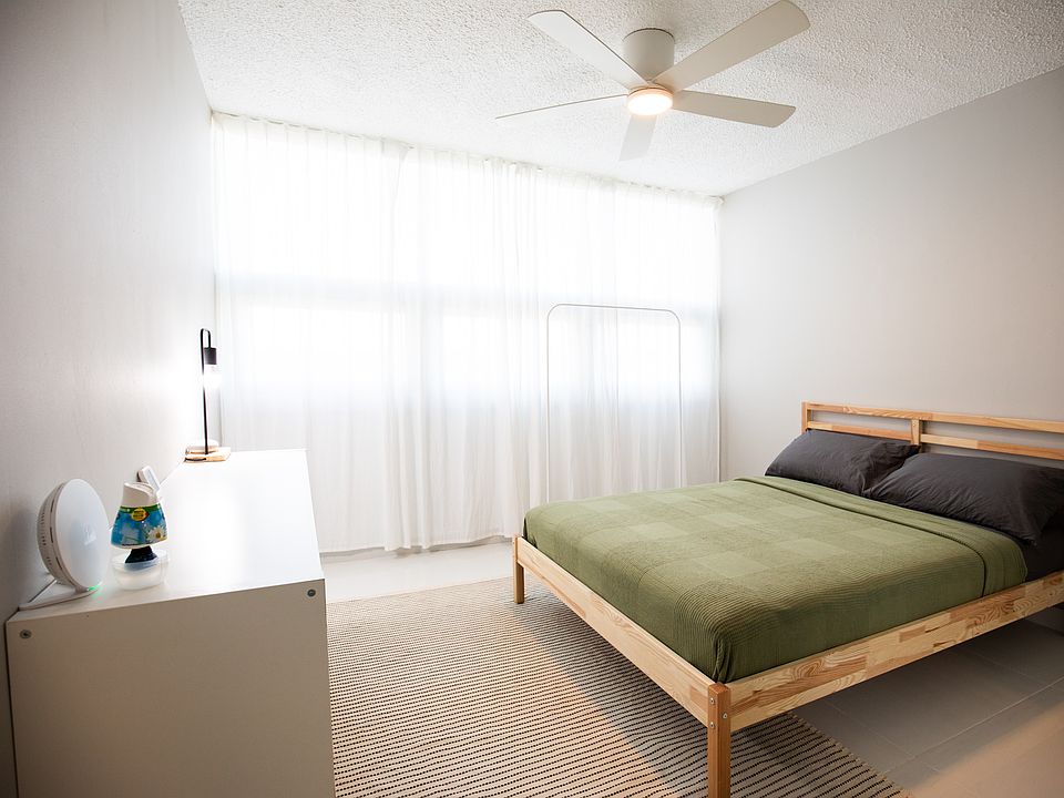 1st image of 368 Calle De Diego #903