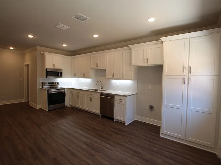 727 Freedom Way — Photo 13