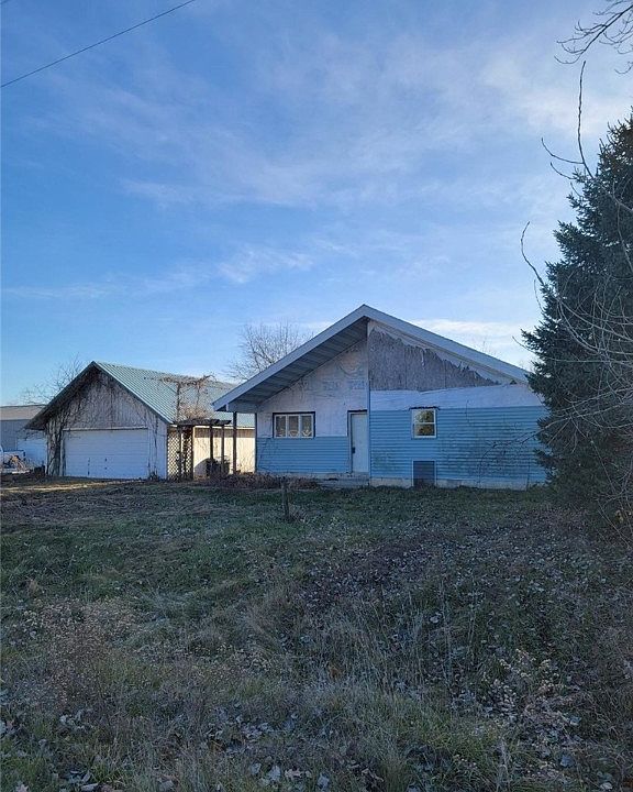 2nd image of 230 Langstraat Ln