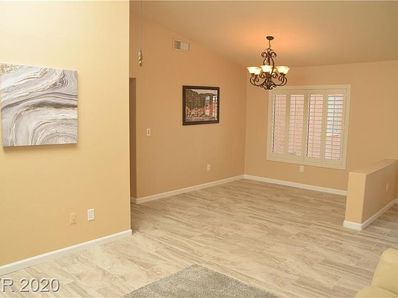 5th image of 10101 Crescent Creek Dr