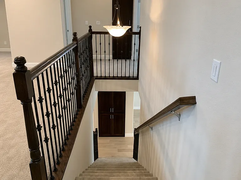 835 Baronial Ln — Photo 6