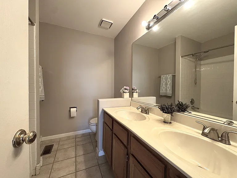 1139 Wickfield Ct — Photo 14