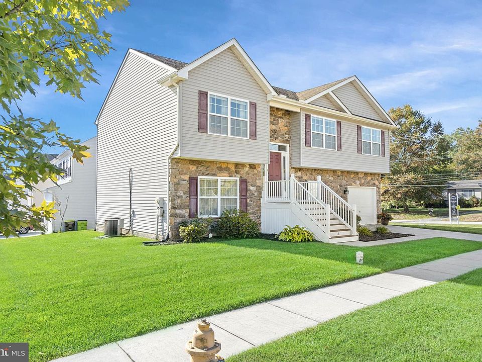 1st image of 6 Shannon Dr