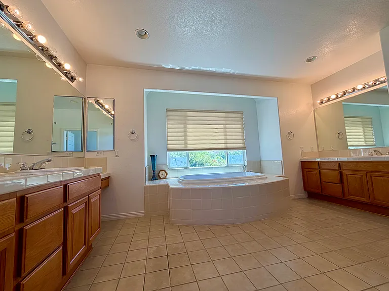 43130 Calle Camellia — Photo 22
