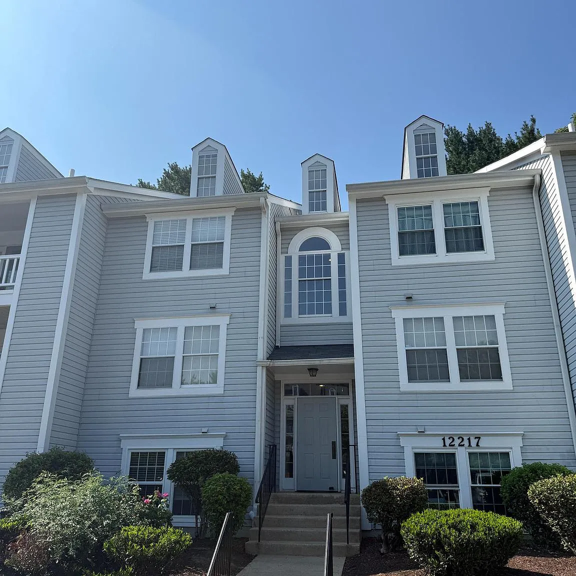 2 bed, 2.0 bath, 1036 sqft, $2,100 — Photo 1