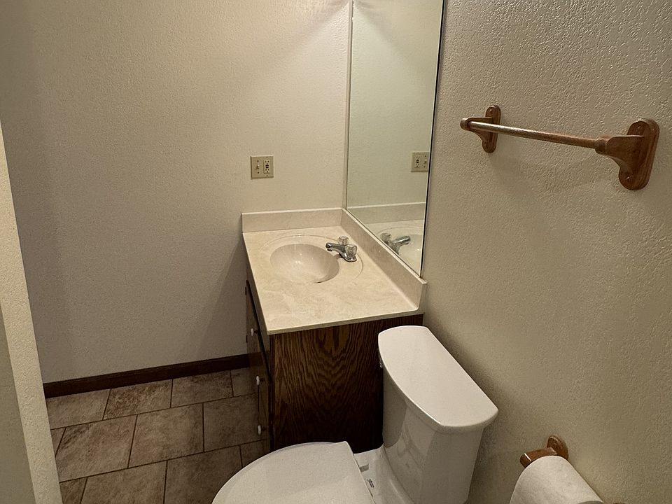 1st image of 213 Brentwood Dr #J