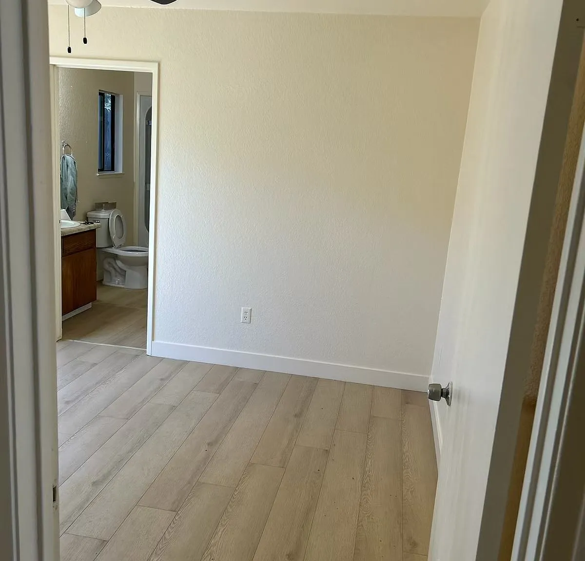 2 bed, 1000 sqft, $1,800 — Photo 3