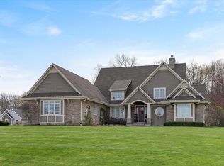 353 Ironstone Ct, Cedarburg, WI 53012