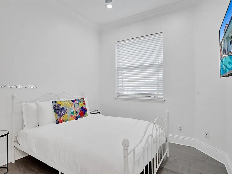 1207 SW 21st St — Photo 50
