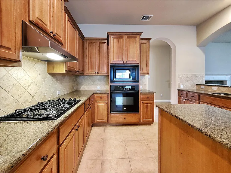 2506 Mancuso Bnd — Photo 15