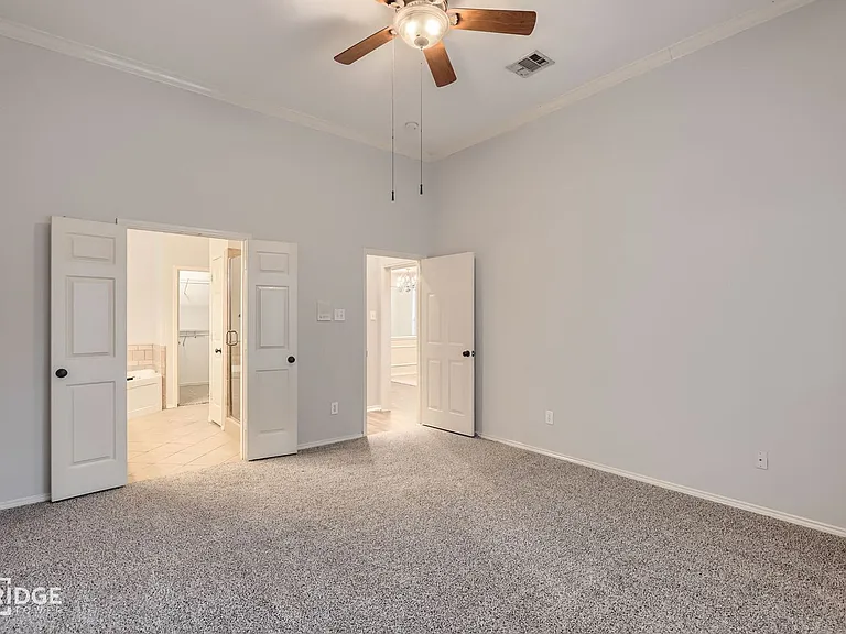 1105 Shores Blvd — Photo 14