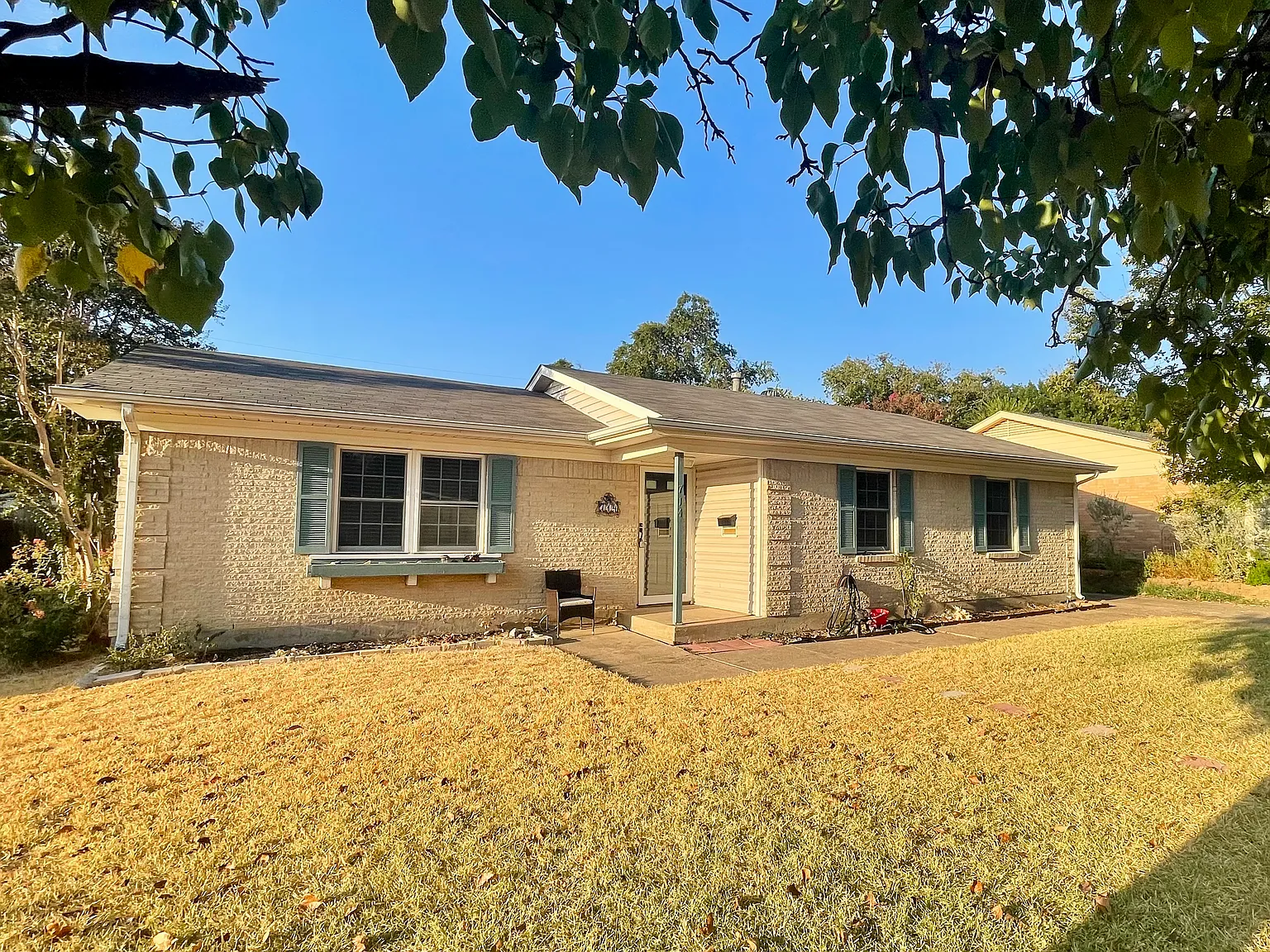 4 bed, 1600 sqft, $2,350 — Photo 3