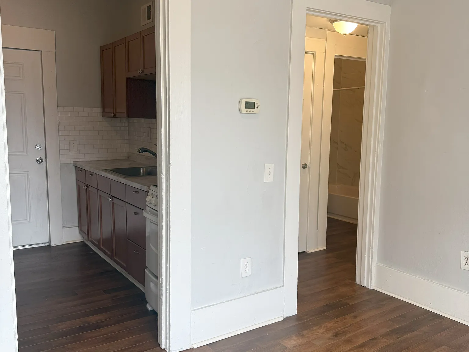 1 bed, 450 sqft, $960 — Photo 4