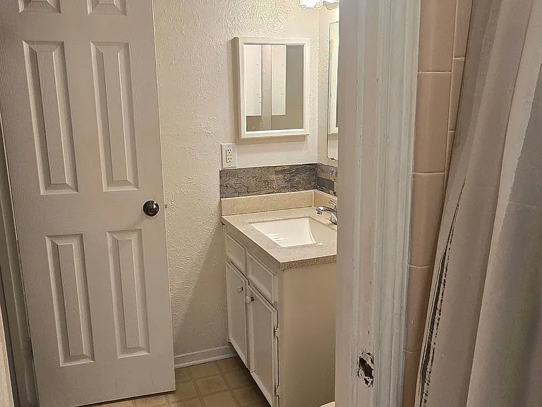 1026 Willow Oaks Cir #MAIN — Photo 11