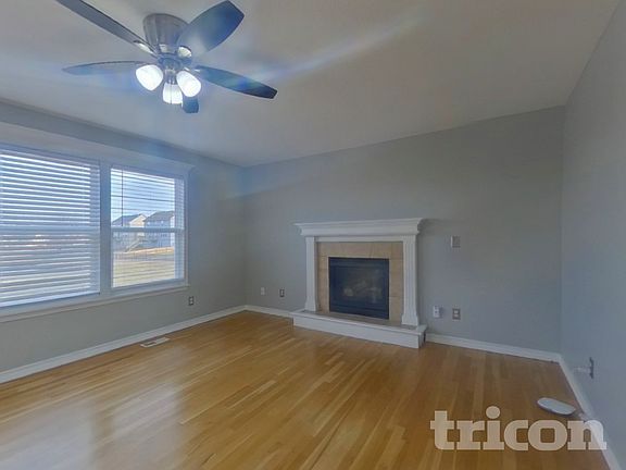 2nd image of 10201 N Lewis Ave