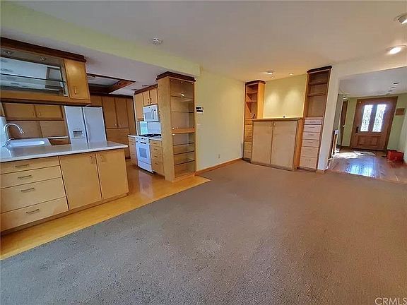 4th image of 1750 Portola St
