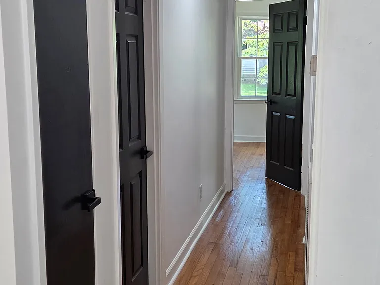 404 W Green St — Photo 7