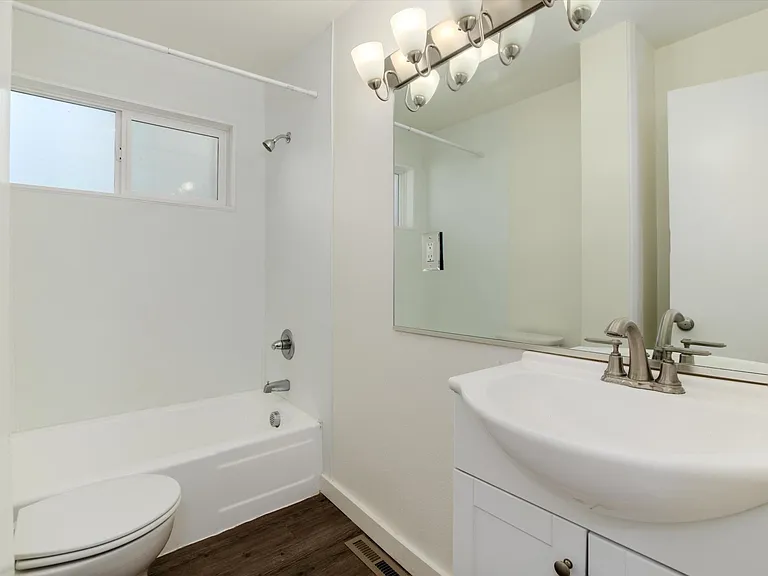 1323 Balsam Ave #1 — Photo 6