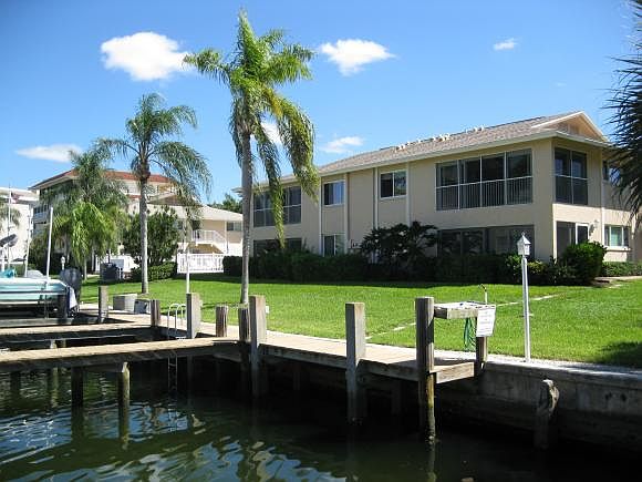 1st image of 920 Collier Ct APT A3