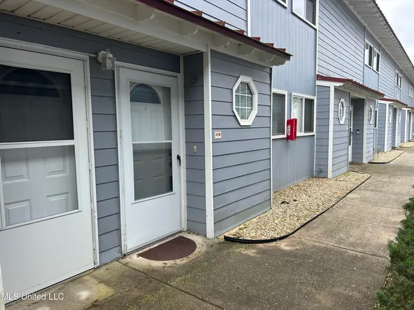 1664 Beach Blvd #108, Biloxi, MS 39531