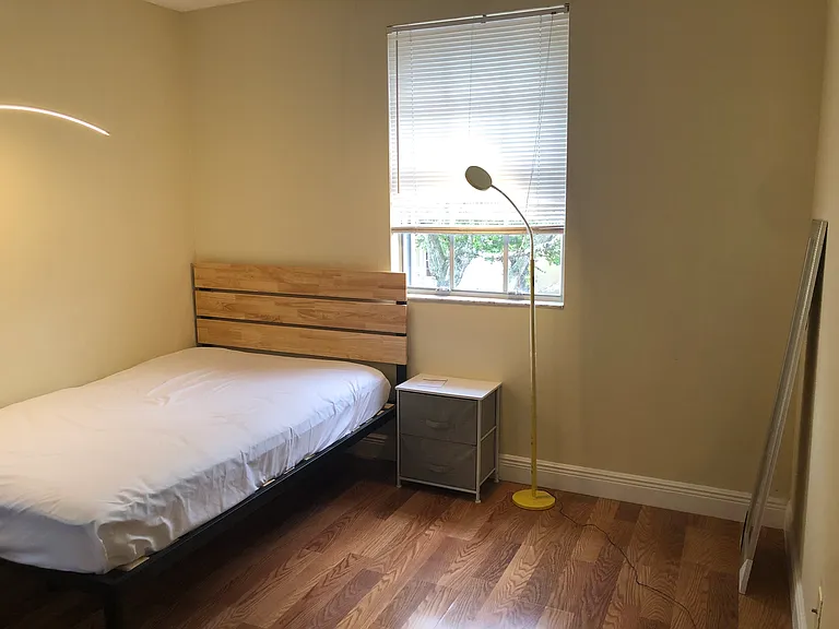 948 Jade Ct — Photo 10