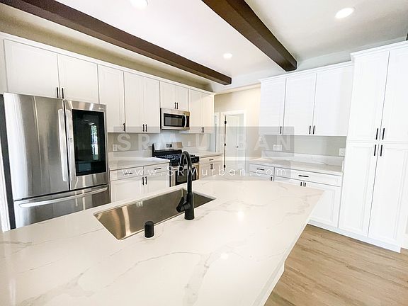 3rd image of 4284 Campus Ave