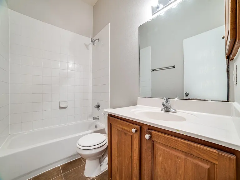 7318 Copper Mdw — Photo 11