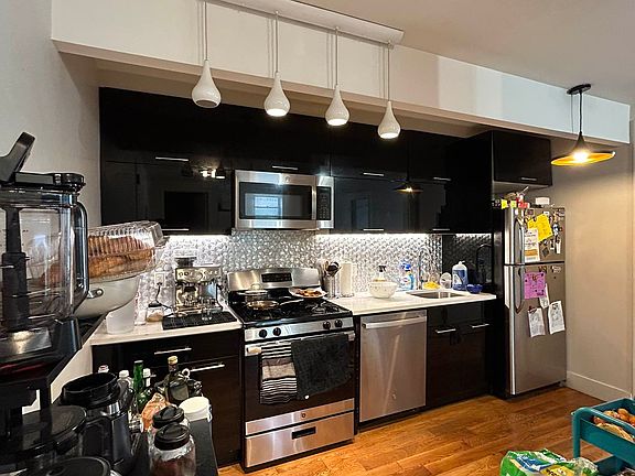 5th image of 880 Dekalb Ave #605