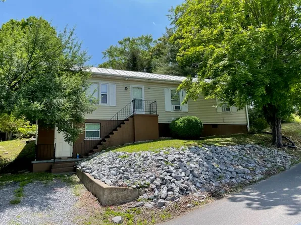 601 McCorkle Dr, Lexington, VA 24450