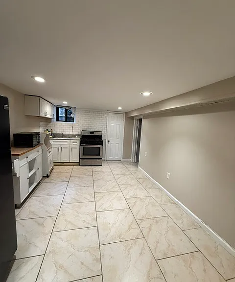 185-20 Dunlop Ave #1 — Photo 1