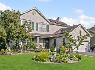 345 Kestrel Ln, Lindenhurst, IL 60046