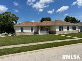 4424 Venetian Dr, Springfield, IL 62703