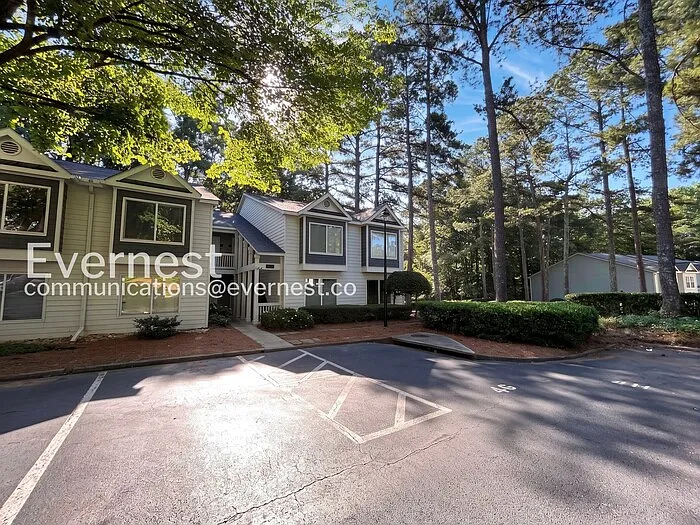 2 bed, 2.0 bath, 1404 sqft, $1,750 — Photo 2