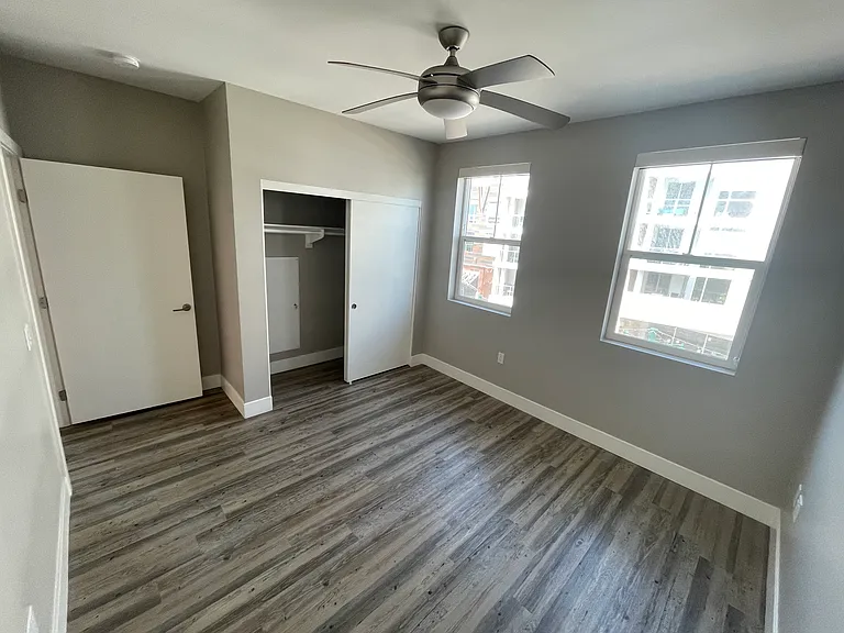 569 W Date St #502 — Photo 9