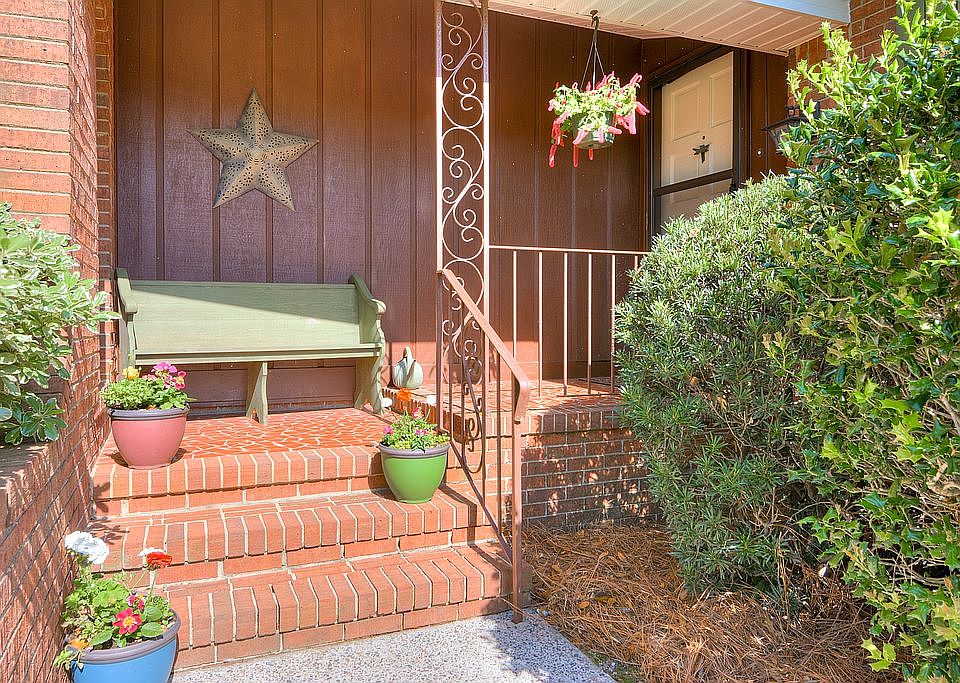2nd image of 519 San Salvador Dr