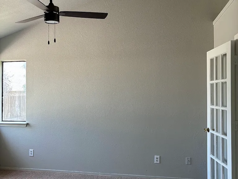 3305 Fairview Dr — Photo 4