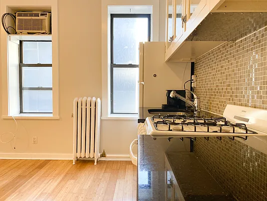 Rented by Real Broker NY LLC | media 33