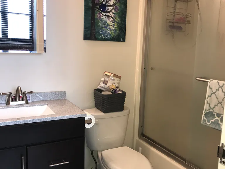 Bathroom 2 w/ tub shower