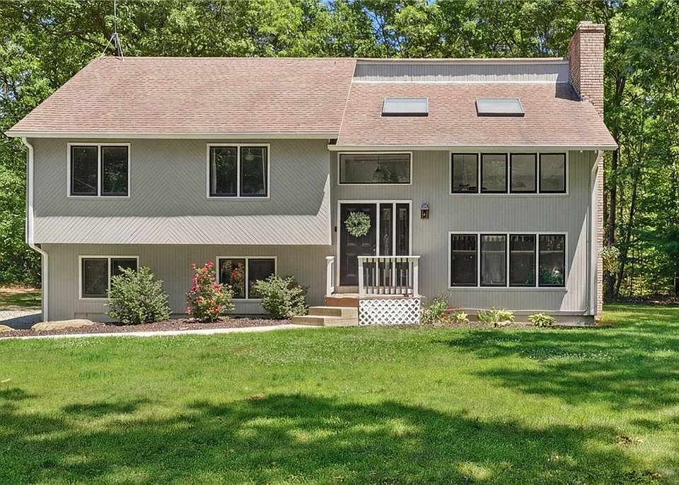 1st image of 768 Weaver Hill Rd