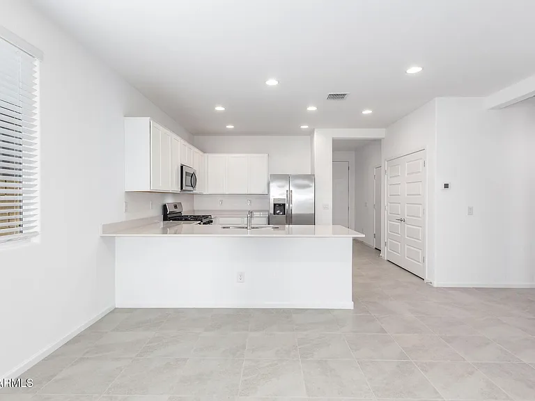 4522 S 127th Dr — Photo 10