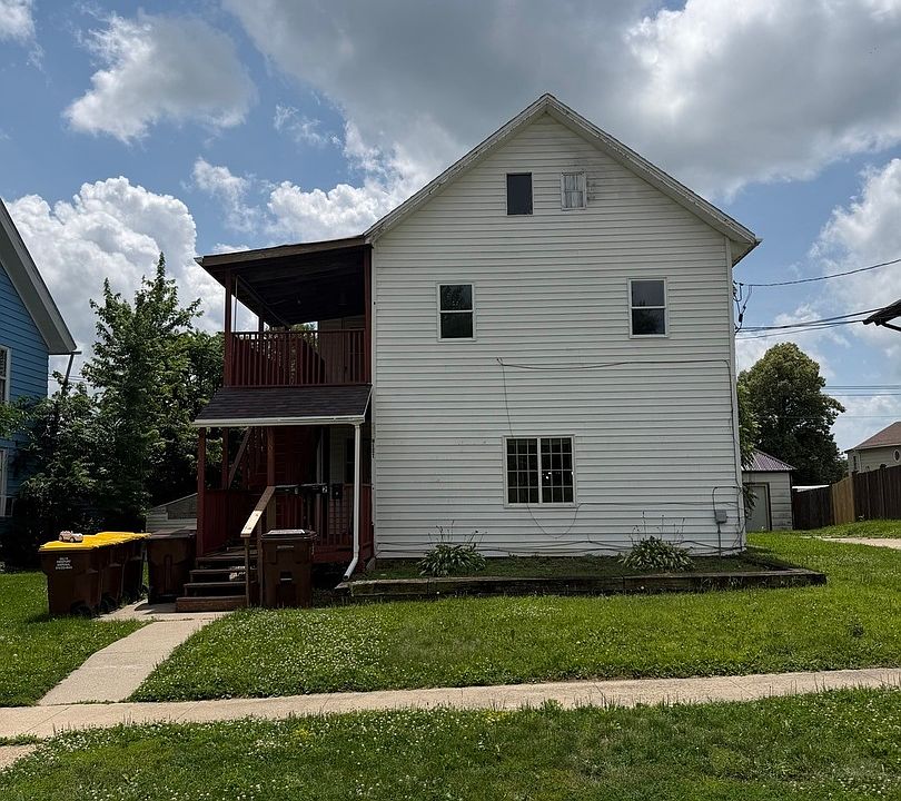 1st image of 609 W Pleasant St