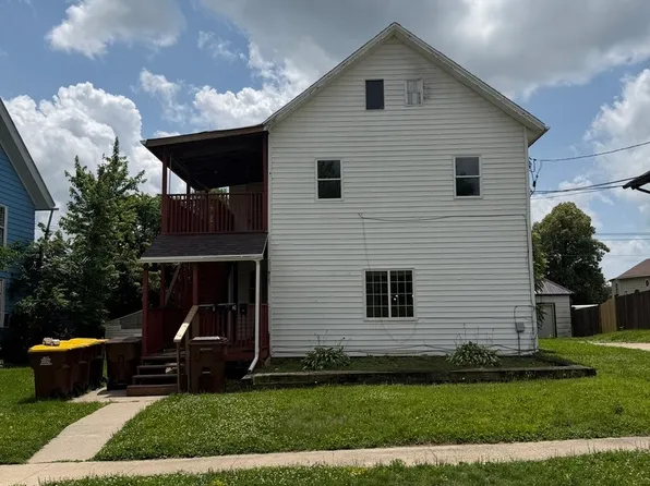 609 W Pleasant St, Freeport, IL 61032