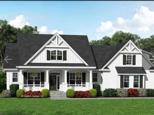 435 Golf Course Rd, Pilot Mtn, NC 27041