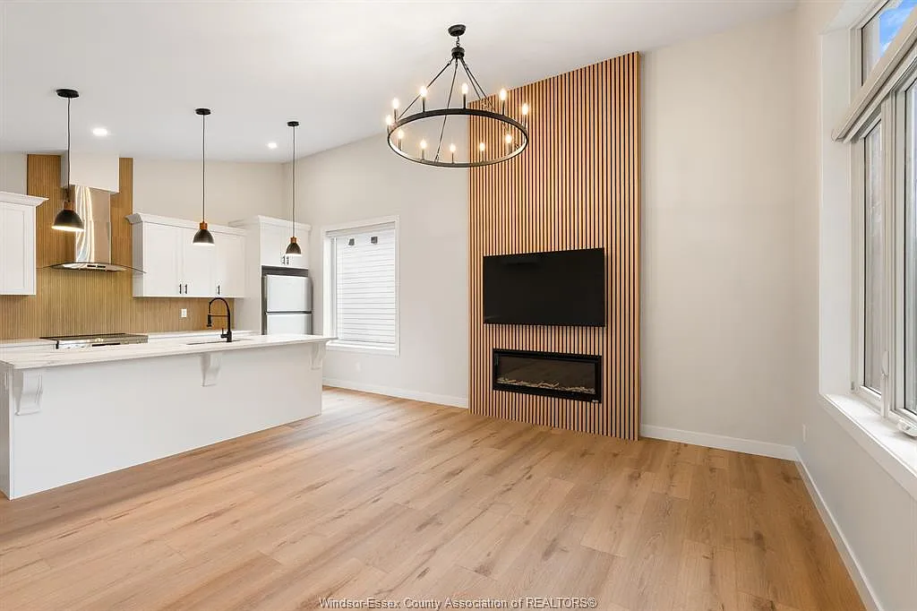 2 bed, $2,300 — Photo 1