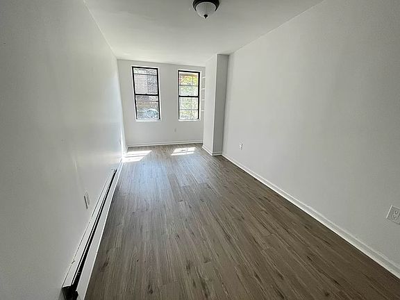 2nd image of 846 Greene Ave APT 1