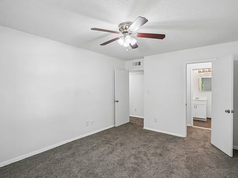 Lewis on Cascade Apartments — Photo 22